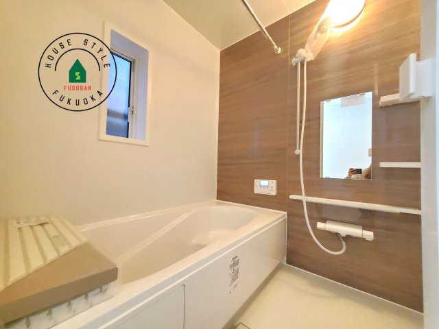 糸島市二丈深江第3-7棟（3号棟）の内観：施工例|浴室は一日の疲れを癒す場所だから、家族みんながゆったりできる快適設計。追い炊き機能付きオートバス。安定した温度で、いつでも快適に入浴できます。