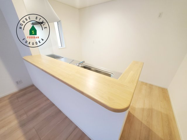 糸島市二丈深江第3-7棟（3号棟）の内観：施工例|ダイニングとリビングのメリハリが付けやすい空間設計になっています。