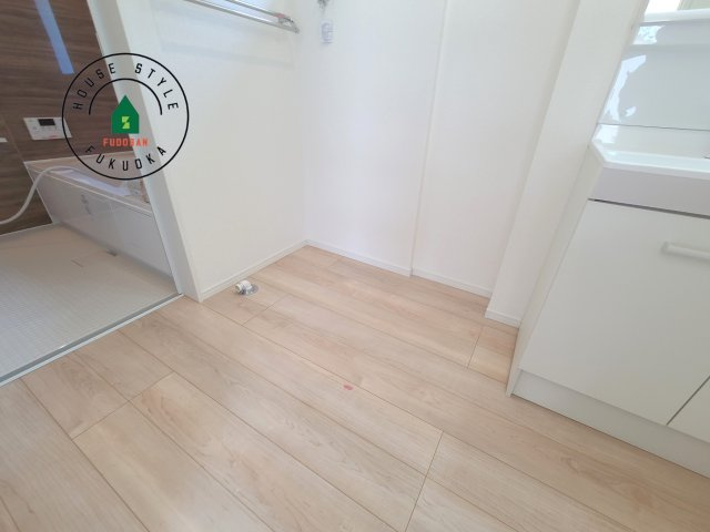 糸島市二丈深江第3-7棟（3号棟）の内観：施工例|ランドリースペースは広さもたっぷり。