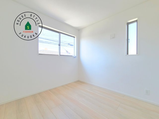 糸島市二丈深江第3-7棟（3号棟）の内観：施工例|和室を上手に活用すると暮らし方の幅が広がります。例えば普段は開け放して、子供の小さいうちはお昼寝や遊びのスペースに。畳はソフトなので転んでもケガをしにくく安心です