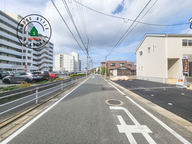 福岡市西区今宿1丁目第4-2棟（1号棟）の前面道路含む現地写真|前面道路です。
