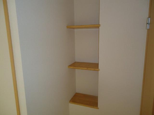 エクセルハイムのその他|洋室前棚