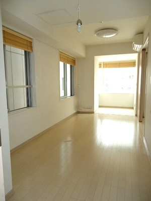 【居間・リビング】 | クオリア恵比寿イースト | リビングダイニング　※2016年7月撮影