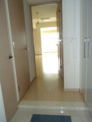 【玄関】 | クオリア恵比寿イースト | 玄関　※2016年7月撮影