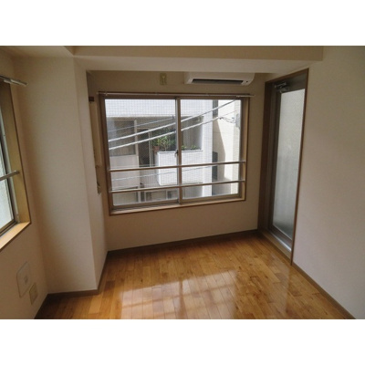 【居間・リビング】 | ＯＴＡＹＡビル | 洋室