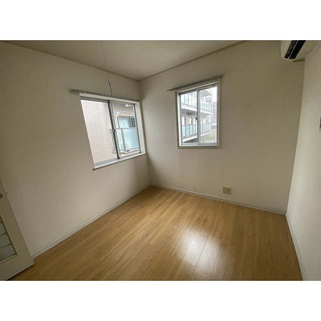 ソレイユみなづきの居間・リビング|洋室