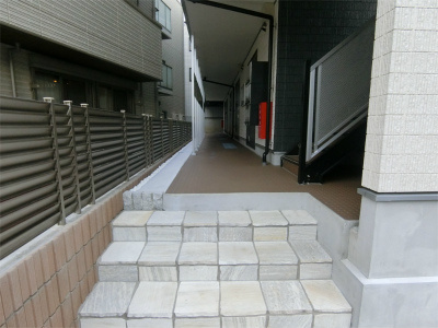 リブリ・秋津ビラのエントランス