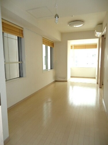 クオリア恵比寿イーストの居間・リビング|リビングダイニング　※2016年7月撮影