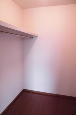 洋室６帖のお部屋にはウォークインクローゼットがございます！