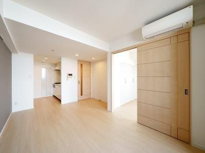 【居間・リビング】 | スペーシア三軒茶屋弐番館