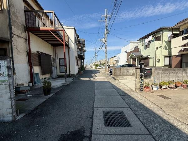 【前面道路含む現地写真】
