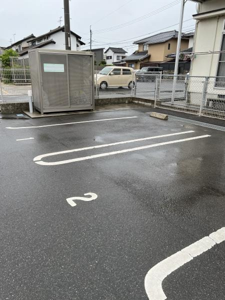 グランシャリオの駐車場