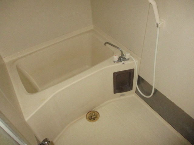 第2岡田マンションの浴室