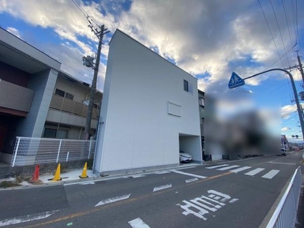 【前面道路含む現地写真】