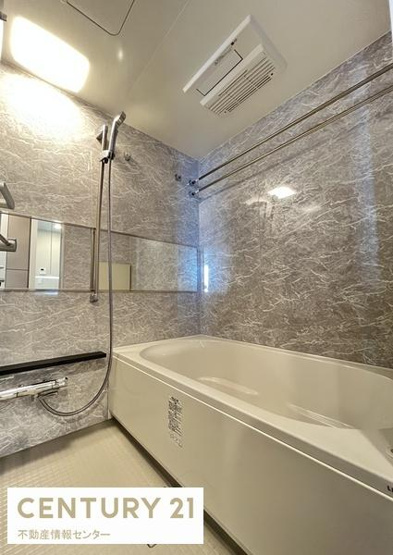 【浴室】 | ザ・ファインタワーウエストコースト | お風呂は追炊き・浴室暖房乾燥機の機能もついております！大変綺麗にご使用されております！