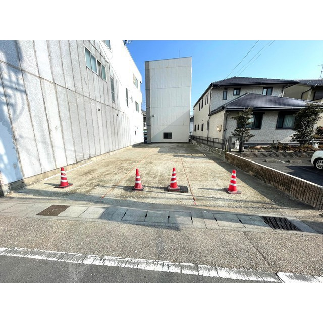 岐阜市加納北広江町の駐車場の外観