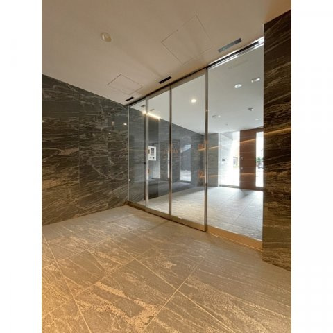 meLiV岐阜駅前のエントランス|お問い合わせは美濃善不動産駅前店へ！