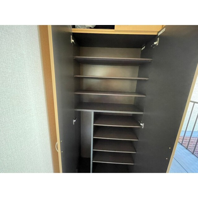 リビングタウン長良の玄関