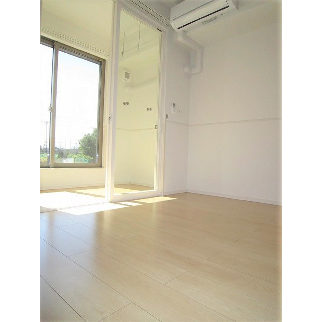 クローバー（則武）の居間・リビング