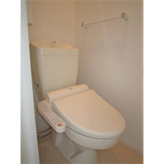 クローバー（則武）のトイレ|温水洗浄暖房便座