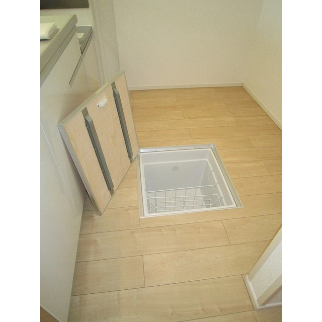 クローバー（則武）の収納|床下収納