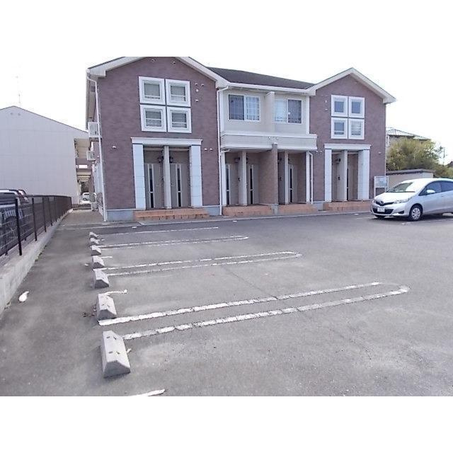 カルム横山の駐車場