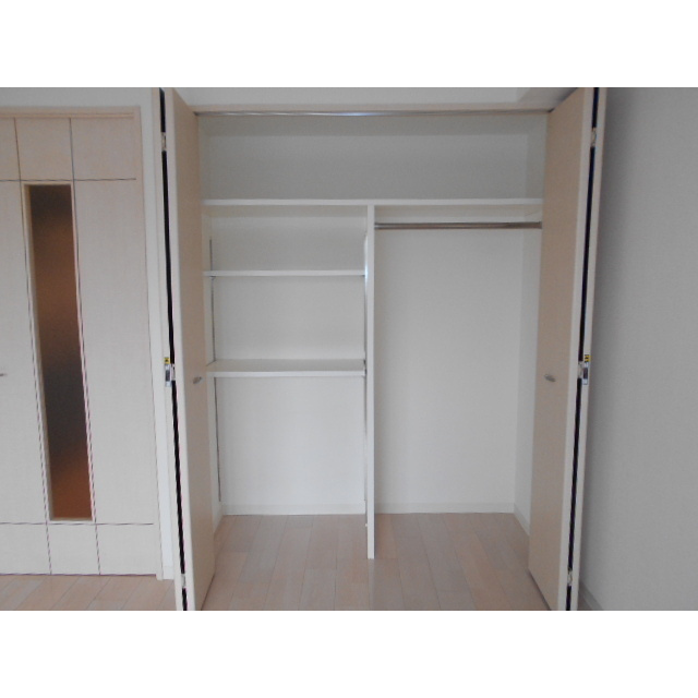 Castle Hills 柳ヶ瀬の収納|洋室