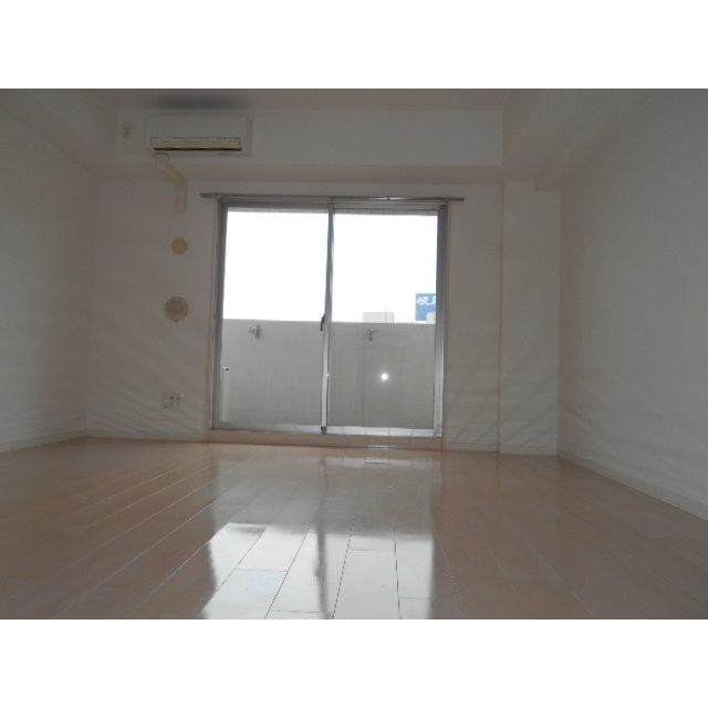 Castle Hills 柳ヶ瀬の居間・リビング|洋室8.58帖