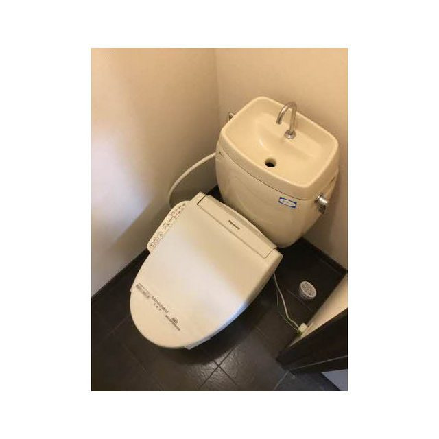 岐阜市日野東２丁目のアパートのトイレ