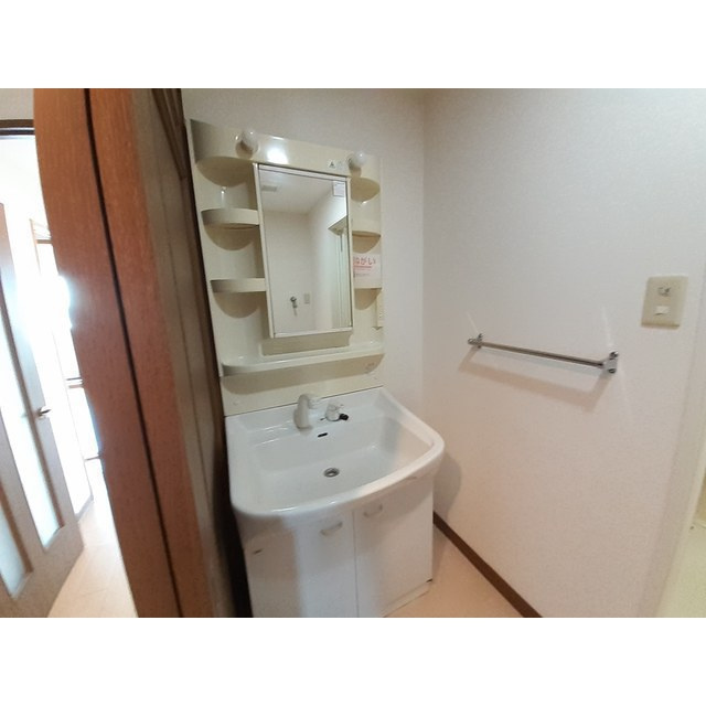 ゴールデン５０の洗面所