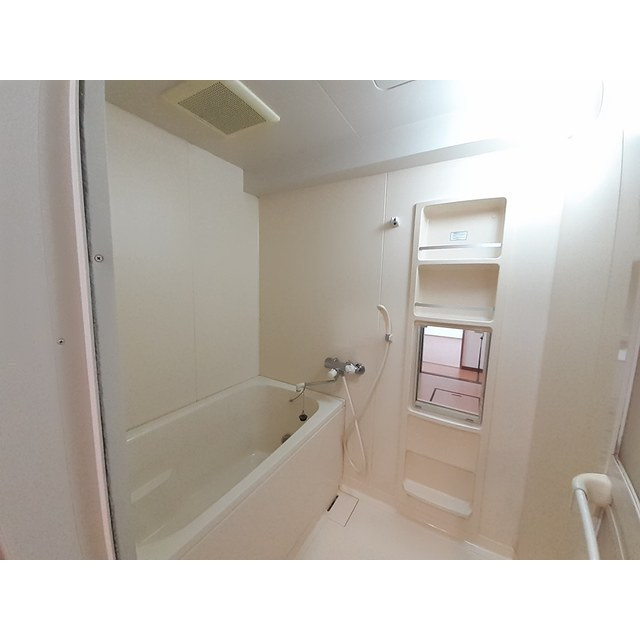 ゴールデン５０の浴室