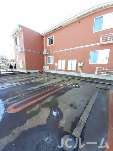 アミノーブルの駐車場