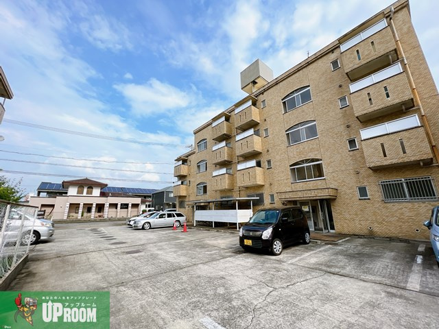 セゾンきさらぎの駐車場