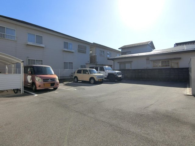 ＶＯＧＵＥ（ヴォーグ）の駐車場