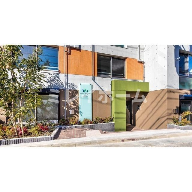 ウェルスクエアイズム蒲田のエントランス