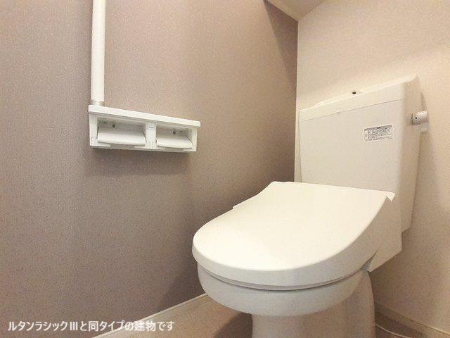 シャンス　トロワのトイレ|清潔感のあるトイレです