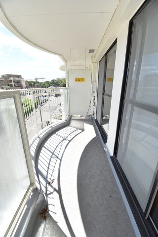 コボリマンション夙川老松台D棟のバルコニー