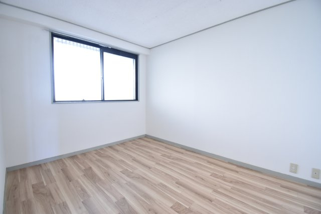 コボリマンション夙川老松台D棟の洋室