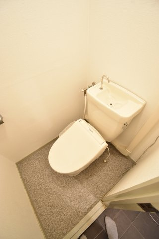 コボリマンション夙川老松台D棟のトイレ