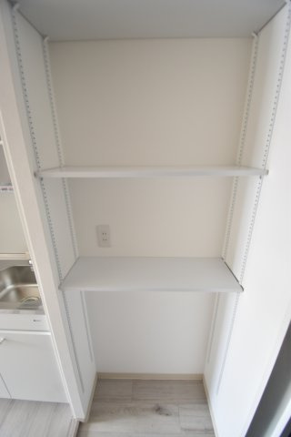 カターラなにわの洋室