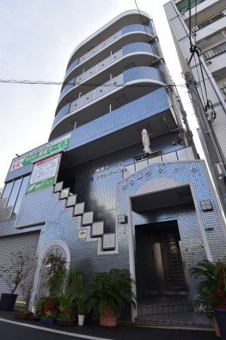 カターラなにわの外観