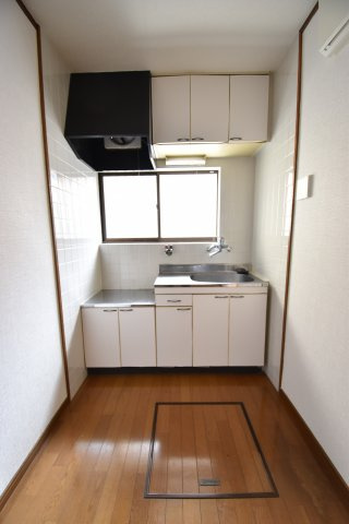 鳳東町貸家のキッチン