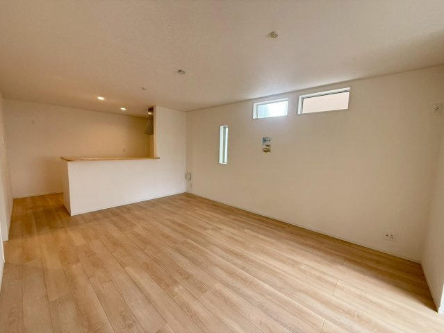 ♥♥豊見城市嘉数第７－6号棟（全７棟）の居間・リビング|おしゃれなリビングです