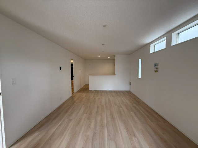 ♥♥豊見城市嘉数第７－6号棟（全７棟）の居間・リビング|使いやすいリビングです