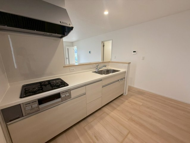 ♥♥豊見城市嘉数第７－6号棟（全７棟）のキッチン|コンパクトなキッチンで掃除もラクラク