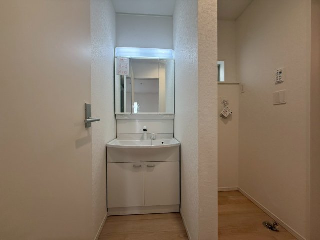 ♥♥豊見城市嘉数第７－6号棟（全７棟）の独立洗面台|独立洗面台、朝の身支度には欠かせません