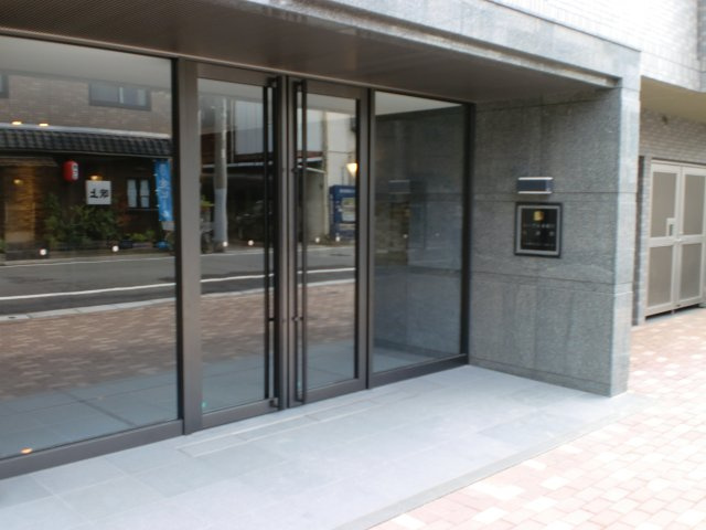 ルーブル多摩川九番館のエントランス