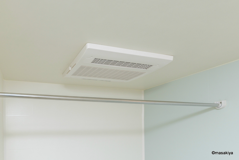 エトワール・KⅡの浴室|浴室乾燥機付きです。