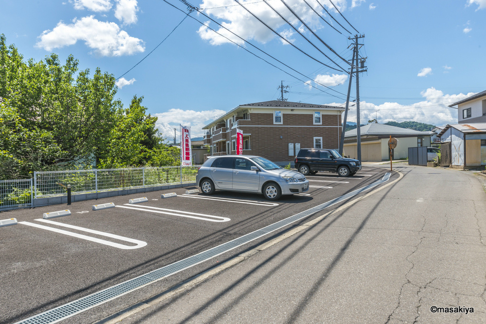 エトワール・KⅡの駐車場|駐車場　2台目可能です。