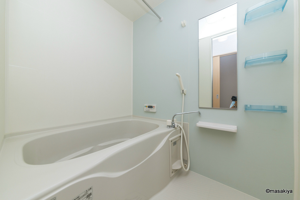 エトワール・KⅡの浴室|お風呂　追い焚き・浴室乾燥機付きです。